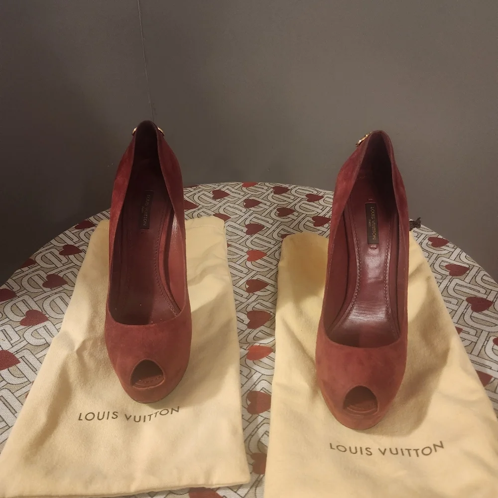 Heels - Picture 6 of 12